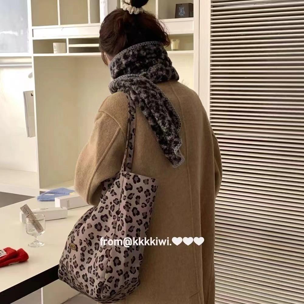 New scarf women's winter Korean version of versatile leopard print scarf high-end imitation cashmere thickened warm shawl