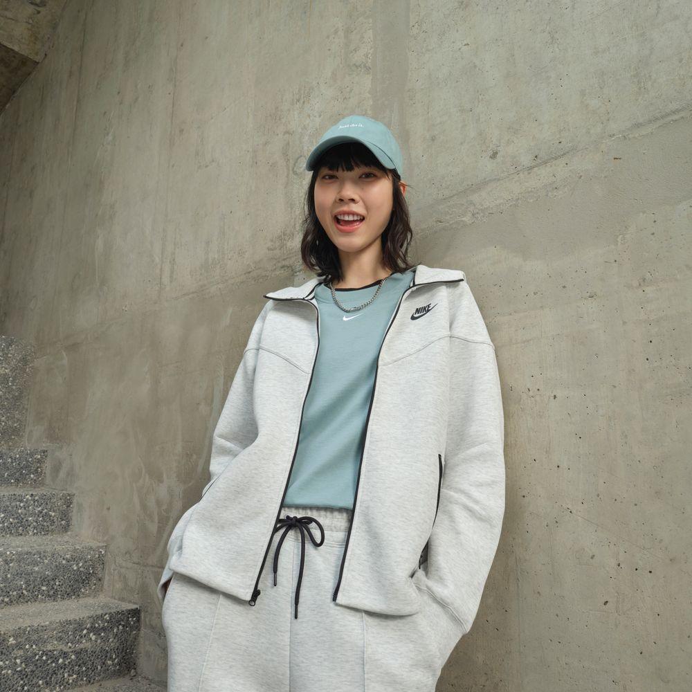 Nike WINDRUNNER Jacket Women s Light Gray L