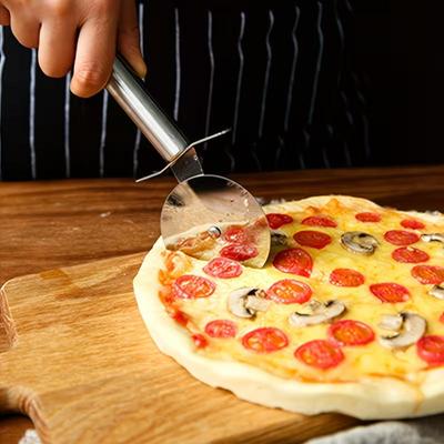 Edelstahl Pizza-Schneiderad Teig- & Gebäckroller Messer, Scharfes Küchen-Backwerkzeug zum Schneiden von Pizza, Brot, Kuchen & Pasta