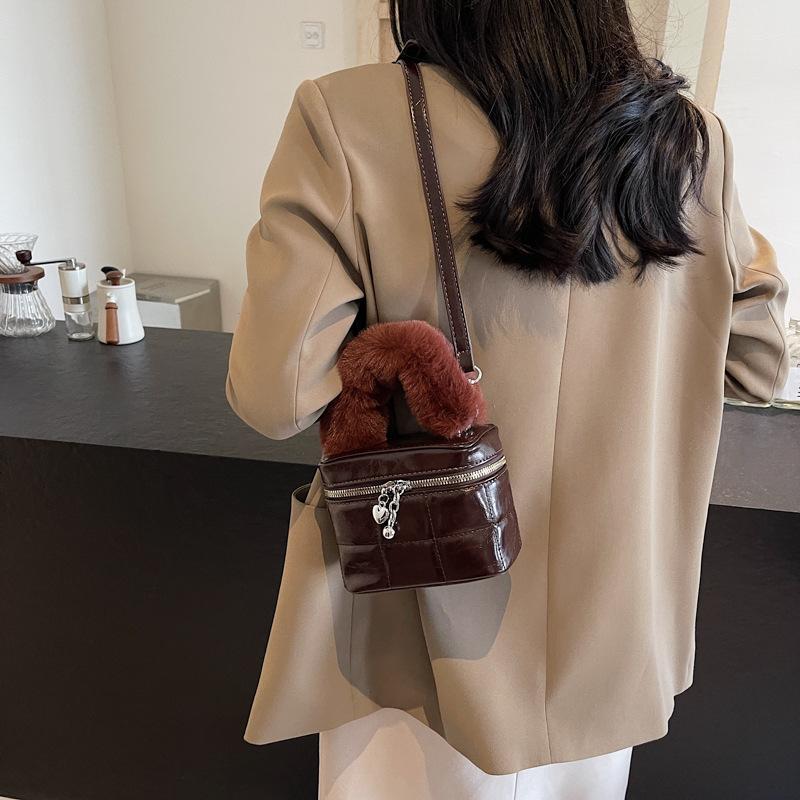Fashion Xiaoxiangfeng Women's Bag 2025 New Niche Rhombus Chain Bag Portable Small Square Bag Crossbody Bag