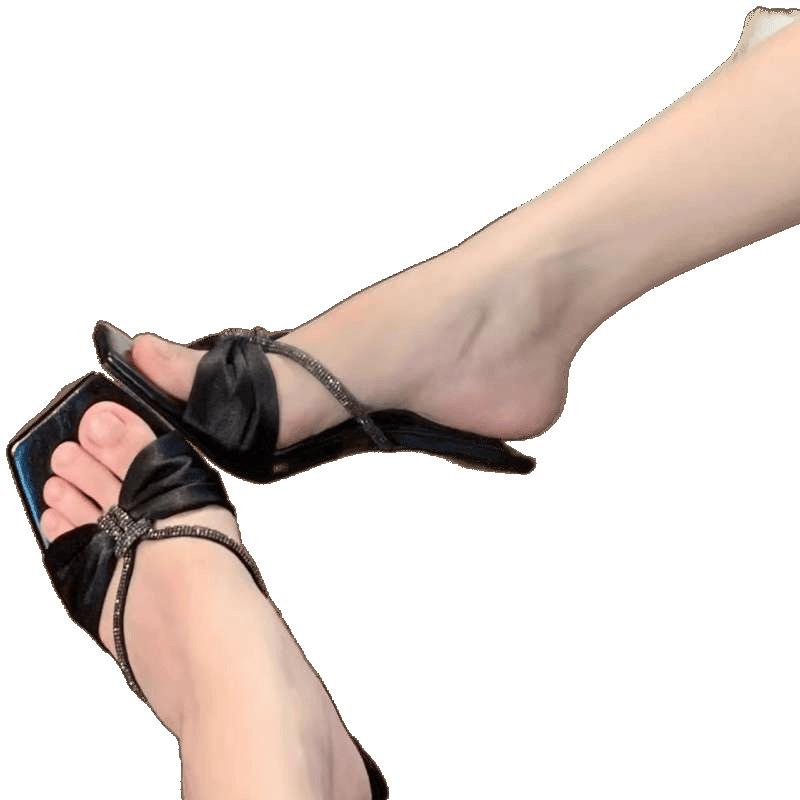 Xiaoxiangfeng sandals women's skirt 2025 summer explosion thin heel square head open toe foreign style wear high heel cool slippers