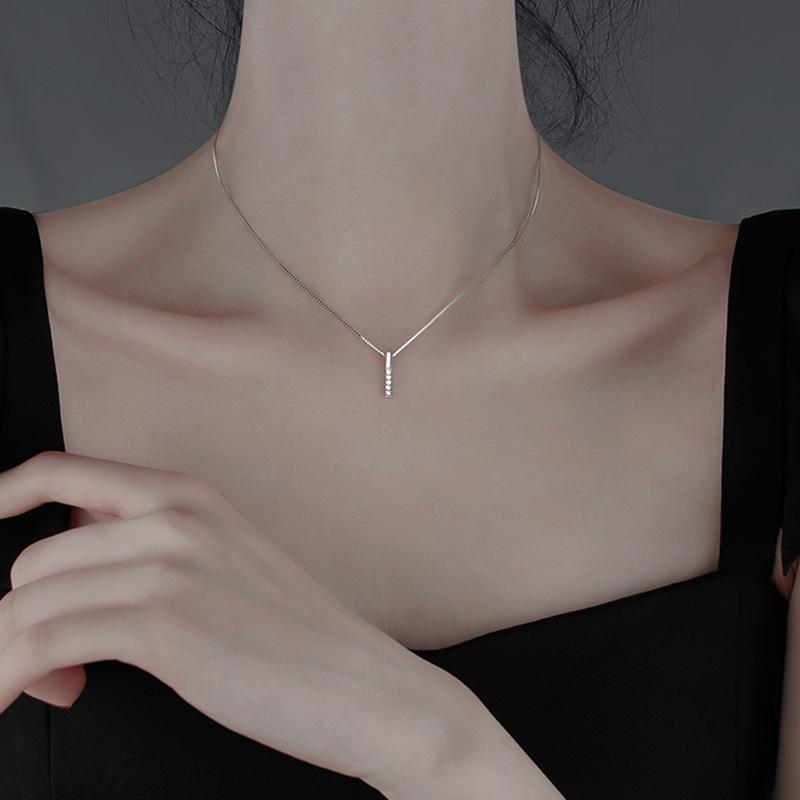 Geometric Diamond Zircon Clavicle Necklace: Elegant Women's Style
