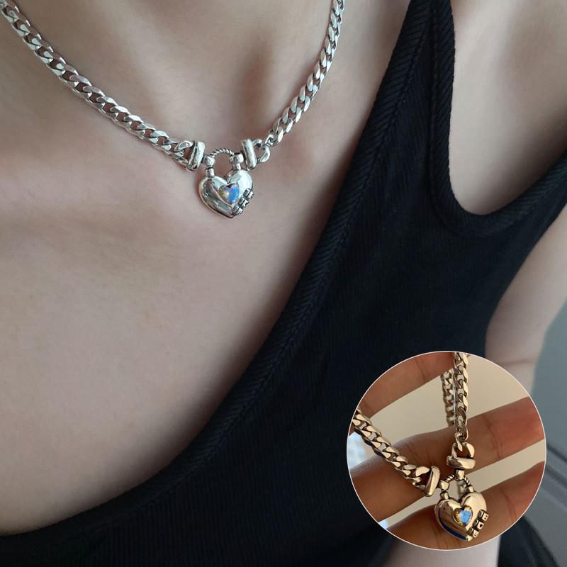 S925 Silver Retro Circle Necklace – Women's Elegant Clavicle Chain, Light Luxury Trendy Sweater Accessory