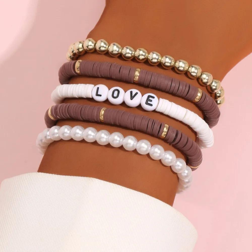 Set di Braccialetti Impilabili Arcobaleno Bohemien per Donna Ciondolo a Forma di Cuore Argilla Morbida Ceramica Perline Stratificate Catena Braccialetto Gioielli Boho Femminili