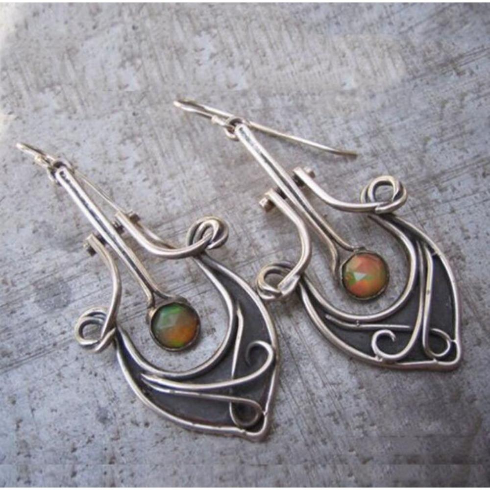 Retro Love Shape Strange Earrings European Beautiful Woman Earrings
