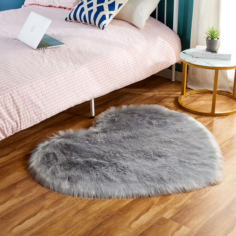 Heart-Shaped Plush Carpet - Long Hair Bedroom Bedside Sofa Mat