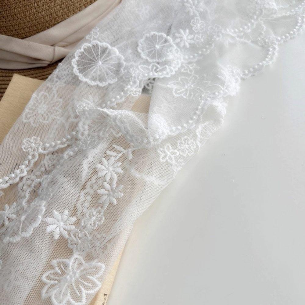 Fashion Floral Pattern Lace Scarf Embroidered Hollow Triangle Headscarf Lightweight Women Headscarf