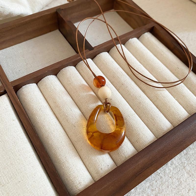 Love Pendant Necklace Internet Celebrity Fashion Versatile Sweater Chain High Sense Jewelry