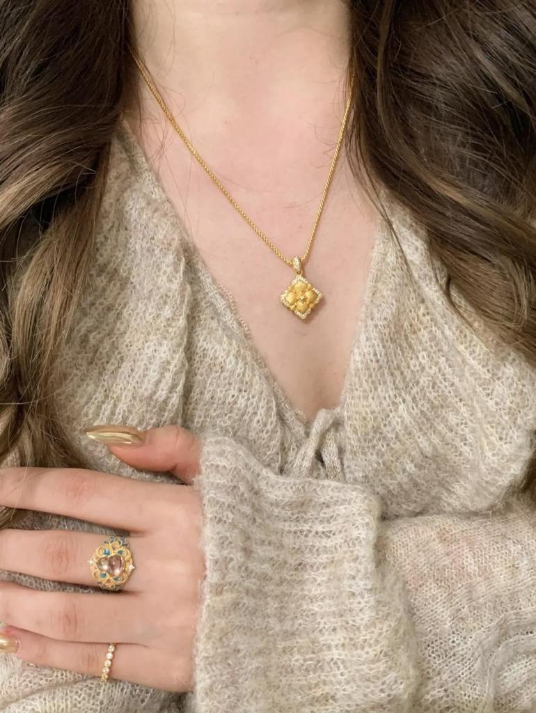 Real Gold-Plated Zircon Flower Pendant Necklace - Luxury Vintage Clavicle Jewelry