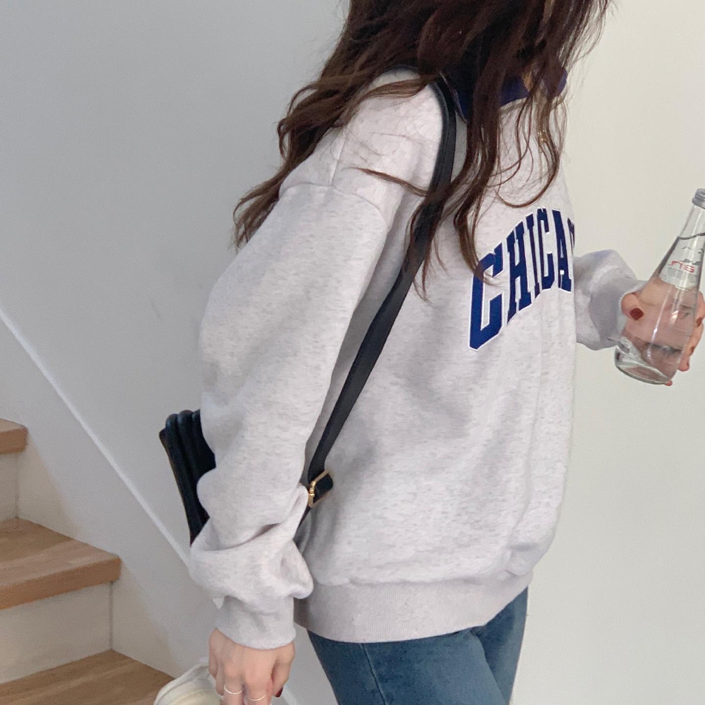 Женские свободные свитера с длинным рукавом и V-образным вырезом — фото 9