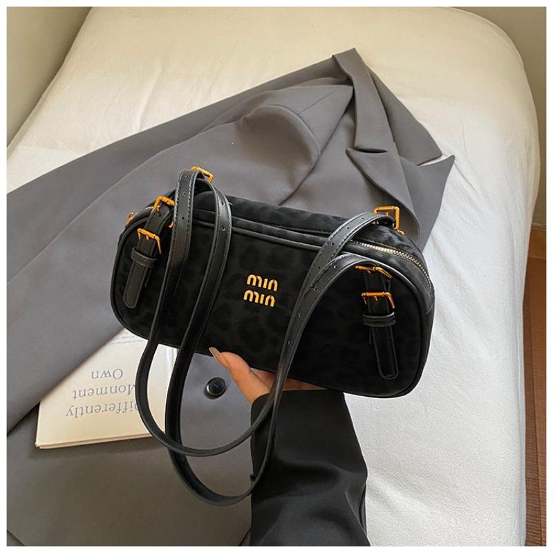 Retro high-value underarm bag women s new autumn popular fashion niche shoulder bag commuter handbag