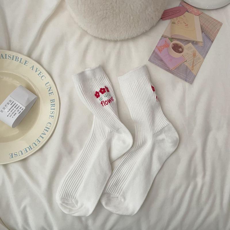 Lady Spring and Autumn Embroidery Flower Lovely Rabbit Wild Build College Wind Tube Stack Socks