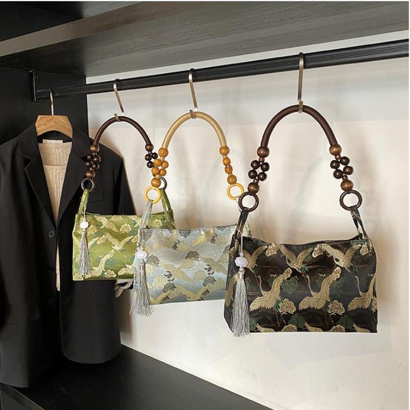 Fashion Chinese Retro Style Embroidered National Style Shoulder Bags Tassel Decoration New Women'S Handbags