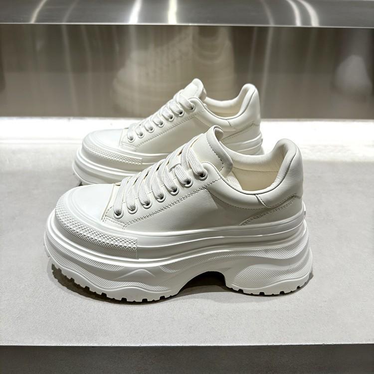 Bărbat mic crește în înălțime 8cm McQueen pantofi albi mici platformă și pantofi de tată ușori 2025 nou toamnă și iarnă piele pantofi casual de damă