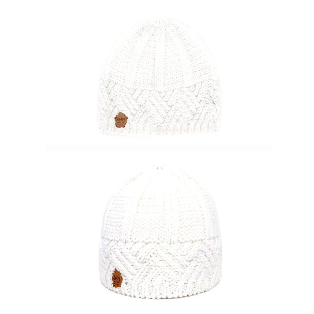 (SU)La moda da donna mantiene caldi i cappelli invernali in lana lavorata a maglia