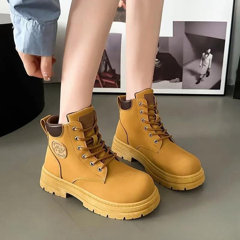 Martin boots dam 2025 nya vår utomhus rabarber boots tjocka sulor mångsidiga brittisk stil retro arbetskläder boots mellanhöga