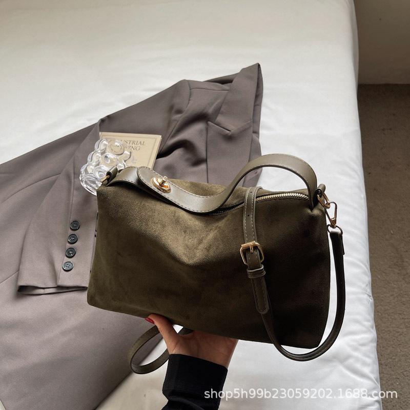 Retro Matte Niche Underarm Bag Winter New Versatile Women's Bag Popular Messenger Bag Shoulder Tote Bag