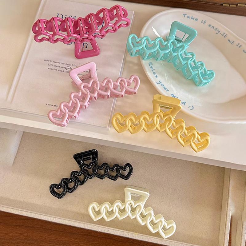 New Colorful Dopamine Love Heart Hair Claw Clip Creamy Color Shark Clip Heart Ponytail Hairpin Sweet Headwear Hair Accessories