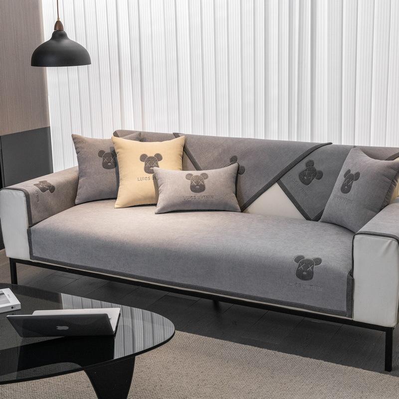 

Подушка для дивана из шенилла, универсальный чехол на все времена года, нескользящий, простой чехол для дивана с вышитым медведем, подушка для сиденья в комплекте 70*70cm