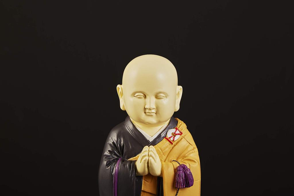 S World My Home Monk (Robe Type) Heart Sutra Body: Approx. 8.5 X 8.5 X 20.5 Cm, Base: Approx. 8 X 10 X 4 Cm