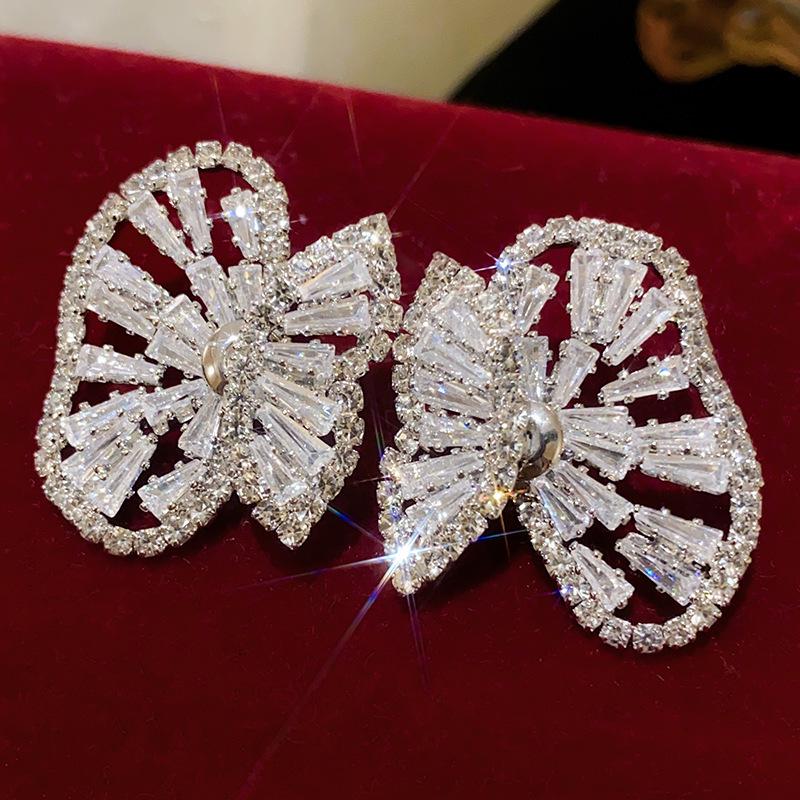 Gold-Plated Vintage Bow Pearl Earrings - Luxury Niche Design Stud Jewelry