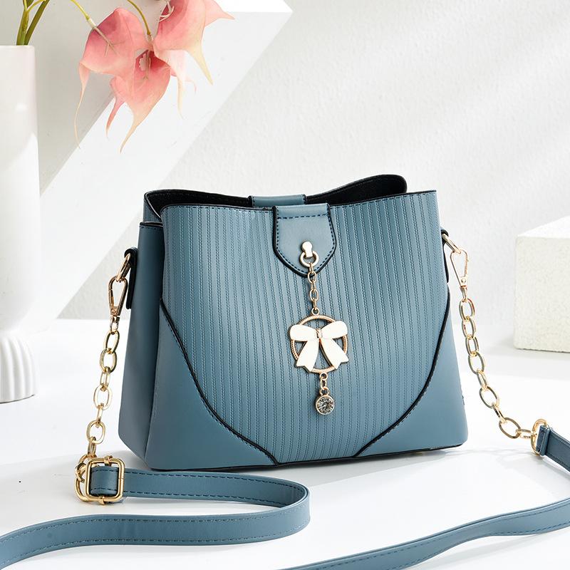 

Bag Women s 2025 New Women s Bag Simple Versatile Shoulder Crossbody Chain Foreign Style Women s Bag Bucket Bag Portable синий