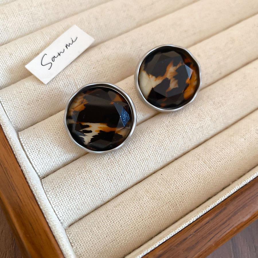 French retro autumn and winter geometric leopard print earrings stud earrings personalized earrings design sense niche