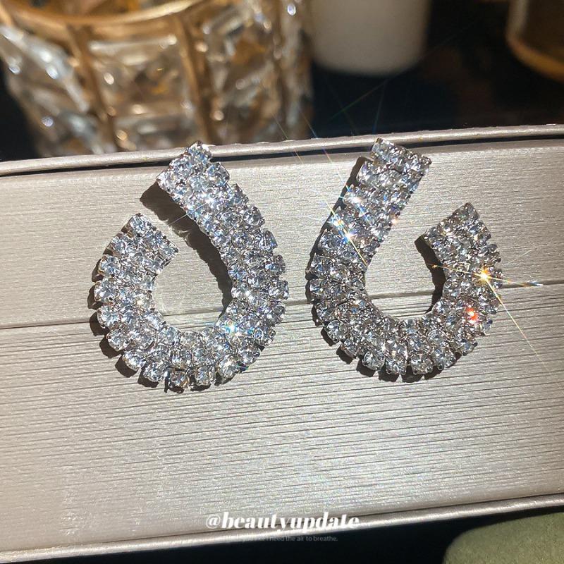 Silver Needle Super Flash Diamond-set Geometric Round Stud Earrings High-end Fashion Earrings Light Luxury Temperament Earrings