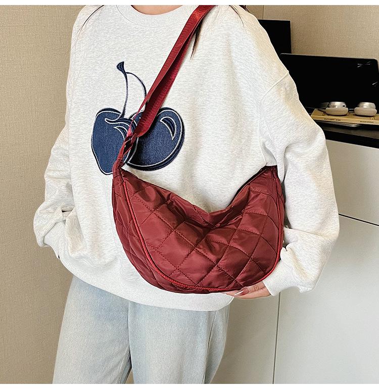 Autumn/Winter 2025 Large Casual Nylon Dumpling Bag - Versatile Crossbody & Single Shoulder Commute Tote for Women.