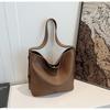 IELGY Retro Large-Capacity Bucket Bag All-Match Simple Shoulder Tote Bag