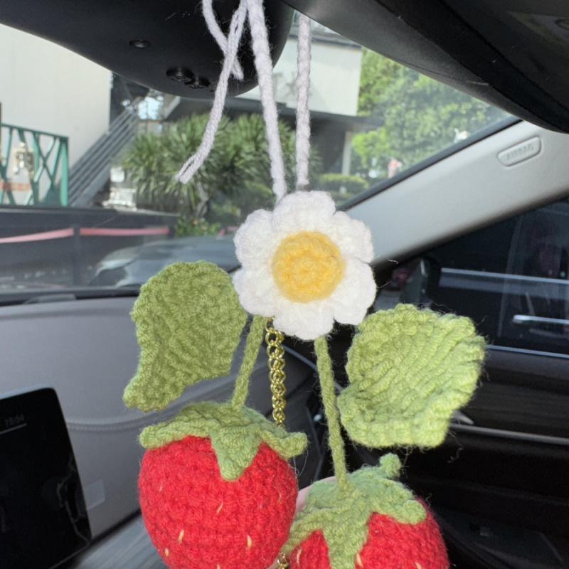 1pcCute Strawberry Car Hanging Ornament Handwoven Strawberry Red and Green Bell Bag Hanging Ornament Car Rearview Mirror Decorat
