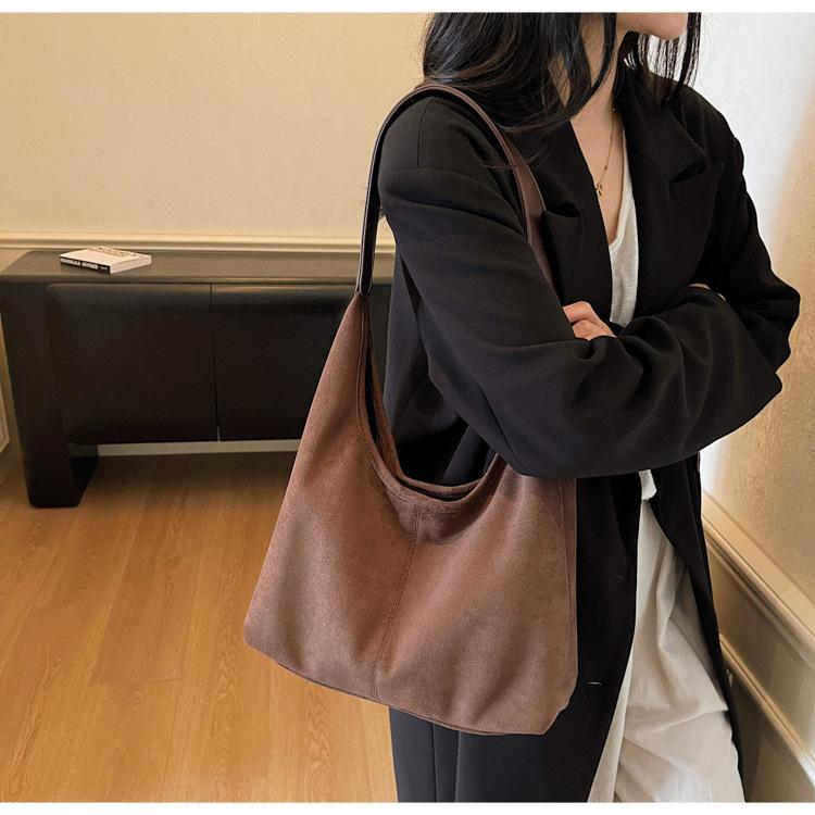Retro Bag Women's Large Capacity Autumn and Winter Versatile Single Shoulder Mother Bag Casual Commuter Dumpling Bag
