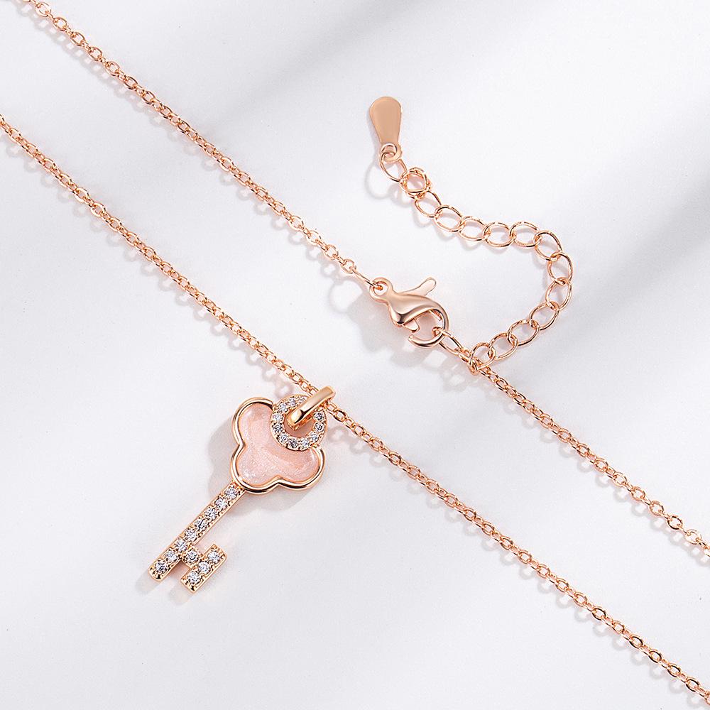 Imitation Fritillary Key Necklace Female, Simple And Exquisite High-End Collarbone Chain Jewelry