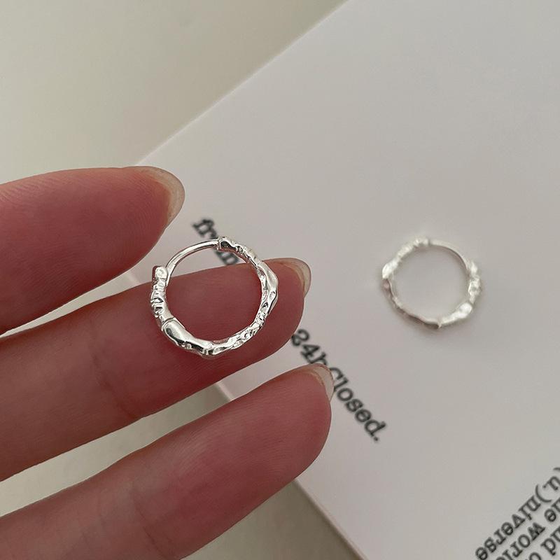 High-End Irregular Ear Cuffs: Trendy, Cold Style Fashion Accessories for Women