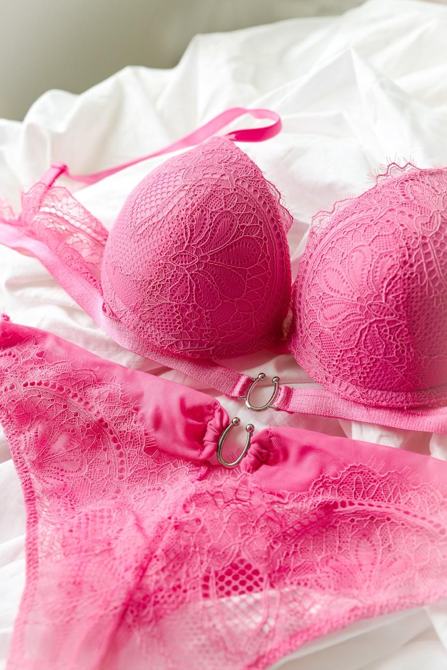 

Комплект білизни: бюстгальтер push-up та трусики бразиліана Lormar (86029) 80B/L рожевий