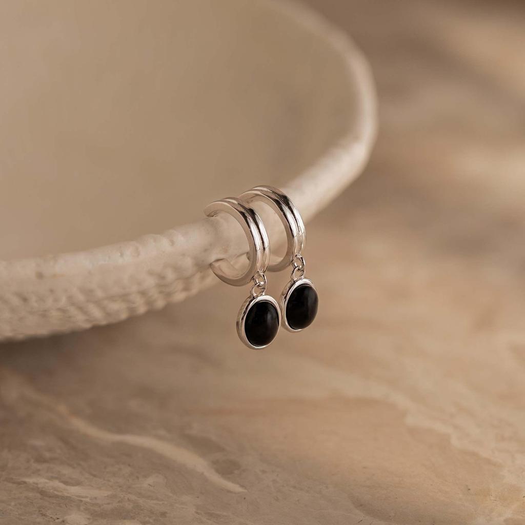 Black Agate Retro Gold Earrings - Versatile Women's Niche Design