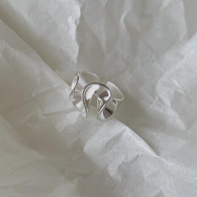 Stylish Minimalist Open Adjustable Copper Ring With Unique Geometric Petal Design