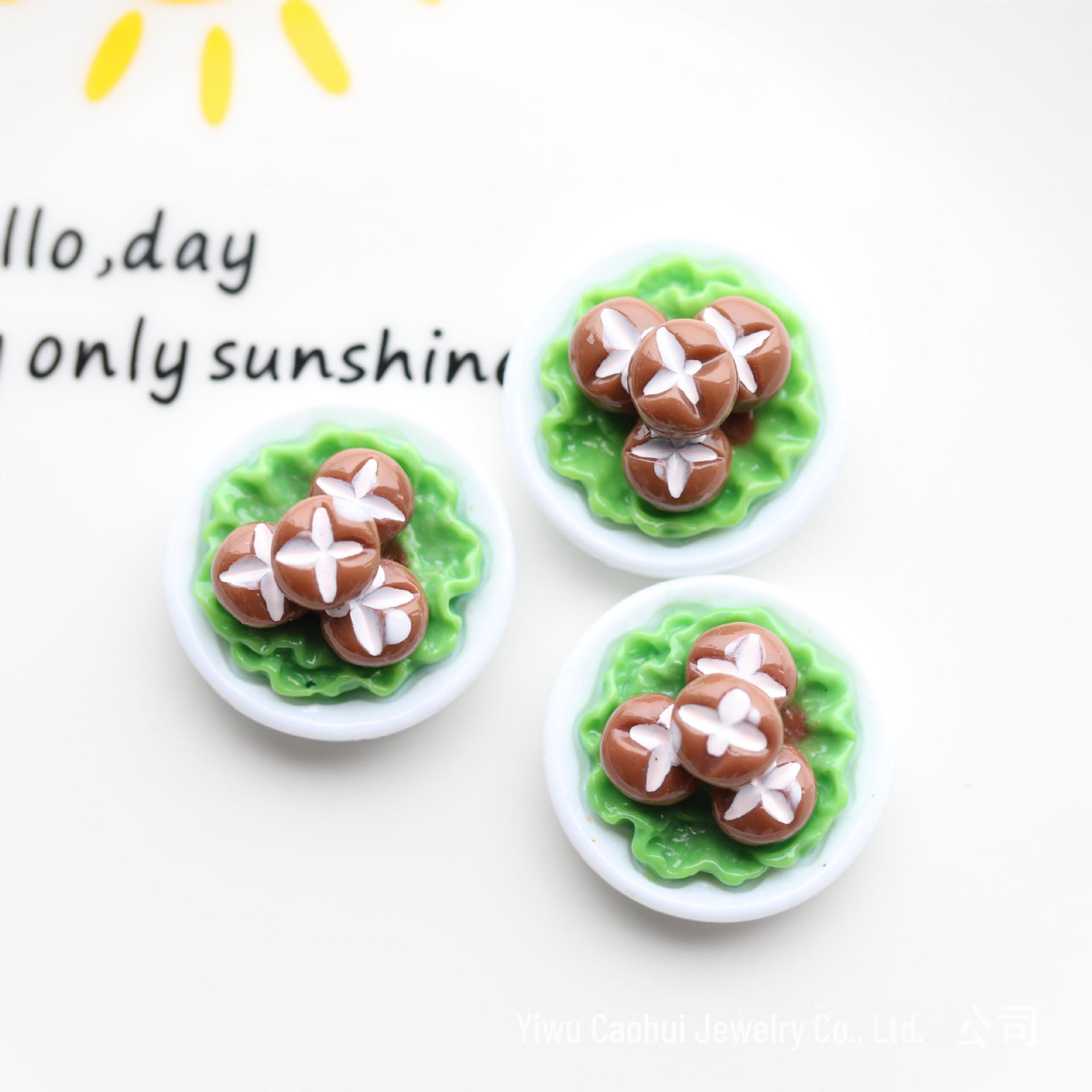 

Аксессуары для ювелирных изделий из смолы своими руками: Имитация блюд в горячем горшочке с детским говяжьим рулетом и ветчиной Approx. Size 2.2cm x 2.2cm