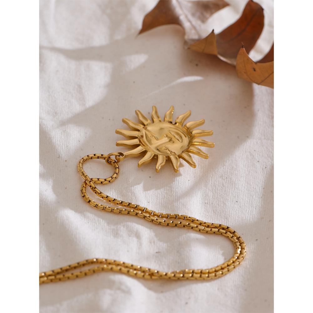 Yhpup Hot Style 18K Gold Color PVD Sun Face Pendant Necklace Waterproof Stainless Steel Arrivals Popular Jewelry Wholesale