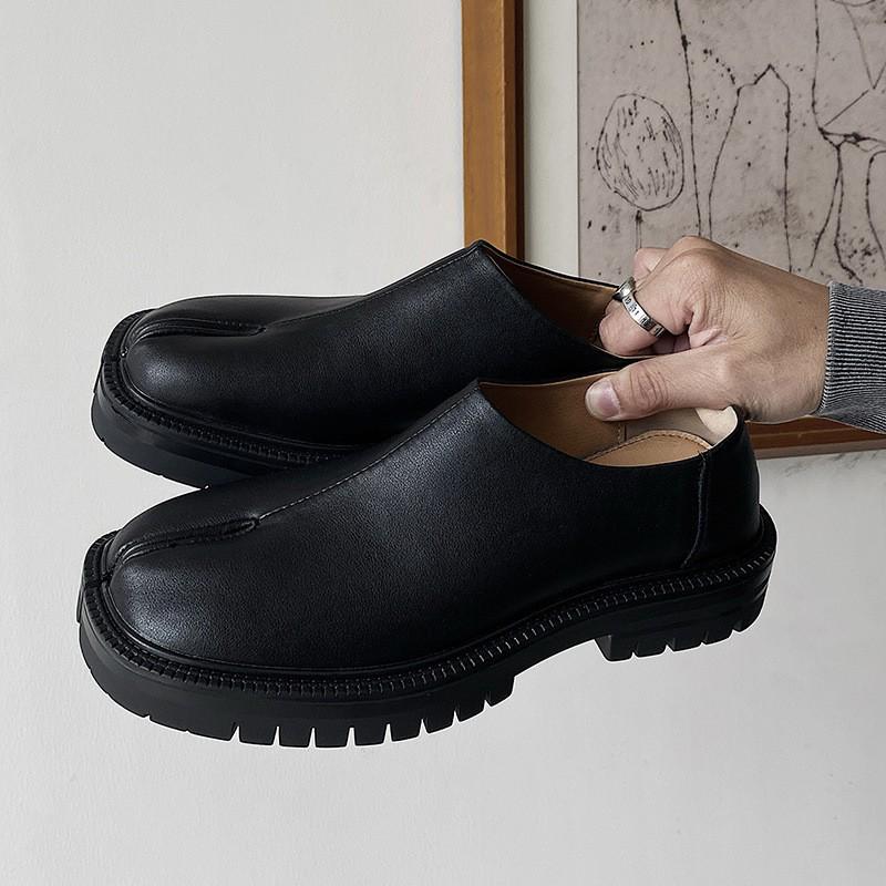 Split-Toe Low-Top Unisex Slip-On Tabi Derby Shoes