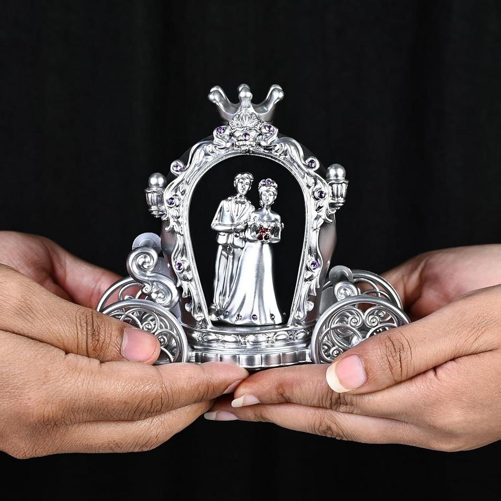 Parfigur i sølvfinish med vogn | Kjærlighetsstatue for forlovelse, bryllup, Valentinsdag, jubileum, bursdagsgaver | Elegant hjemmedekor