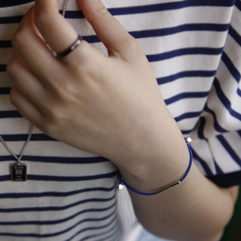 BE/GINS LA LIGNE SINGLE STRING BRACELET BLUE
