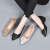 À l'été 2025, les nouvelles chaussures pour femmes polyvalentes en cuir souple à boucle G avec semelles souples et surfaces douces, à décolleté bas, bout pointu et talon bas
