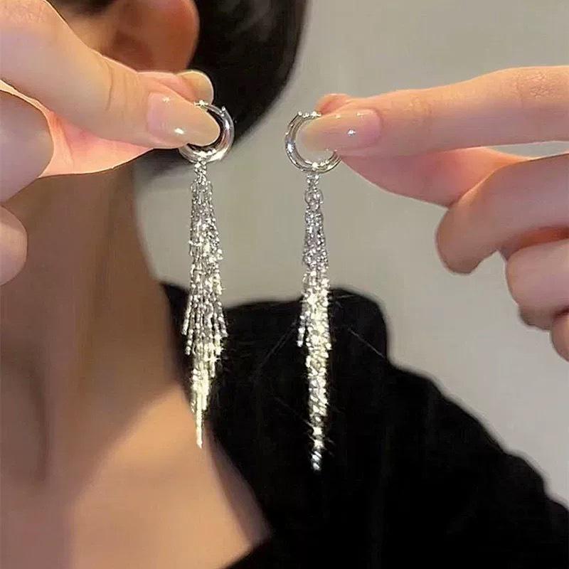 Искрящийся Серебряный Кафф-Серьга с Кисточками - Роскошные и Уникальные Дизайнерские Серьги