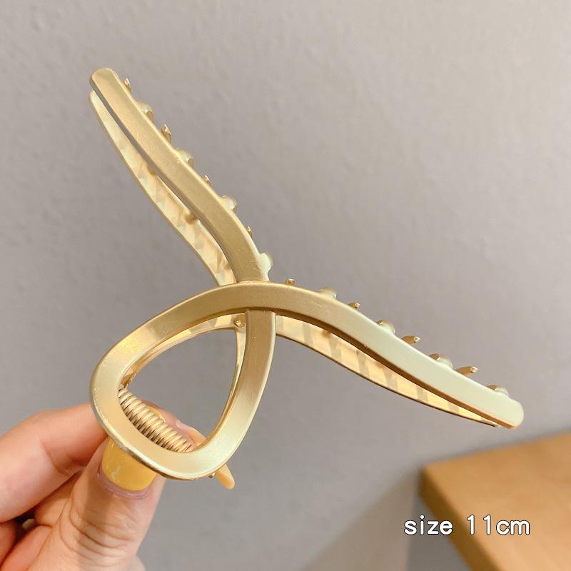 Korean-Style Pearl Metal Hair Claw Clip - Simple, Large, Elegant Shark Clip for Girls
