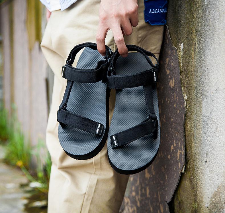 Summer Fitness Hiking Sandals: Lightweight Trendy Beach Shoes for Couples