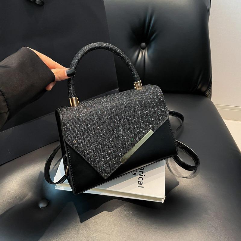 This Year's Popular Niche Design Handbags, New Fashionable and Versatile, Simple and Highend Shoulder Messenger Bags