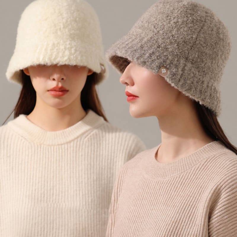 LOOKING4U The Cap Label Point Bucket Hat White