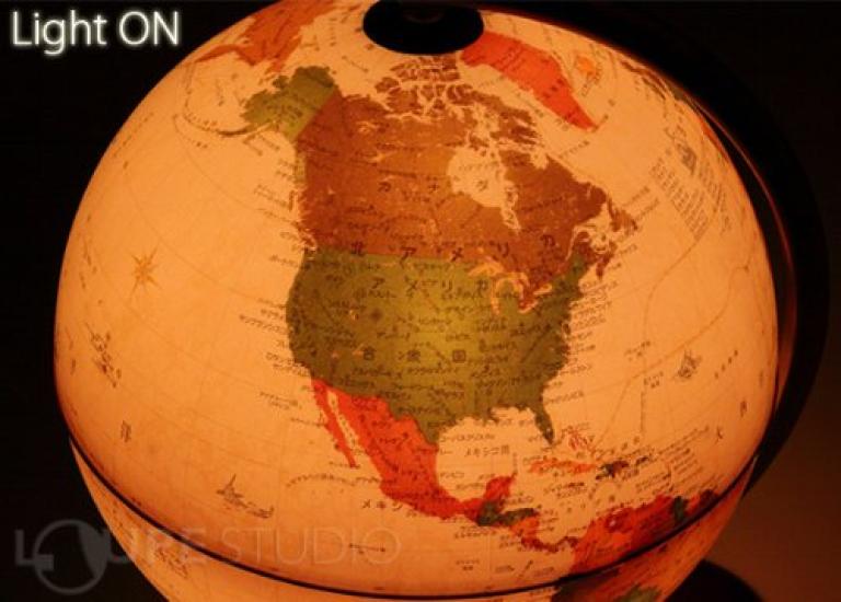 Antiker Globus mit Beleuchtung, perfekt für das Lernen von Kindern, mit administrativen Karten, 25 cm Durchmesser, von Orbys, hergestellt in Italien. Stilvolles Interieur