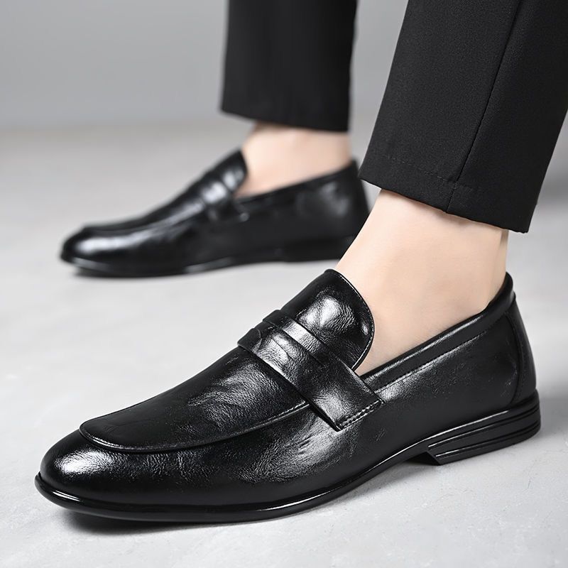 Men's shoes 2025 new black casual men's leather shoes leather trend soft sole soft surface British business shoes men's